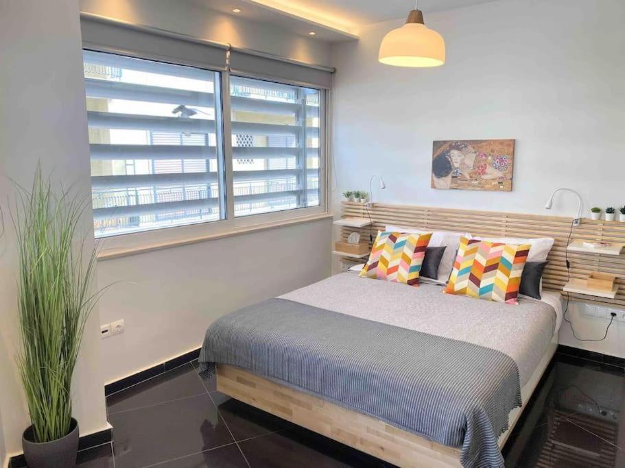 New Amazinglarge Luxury 4Br Suite/1Min Toacropolis Atenas Exterior foto